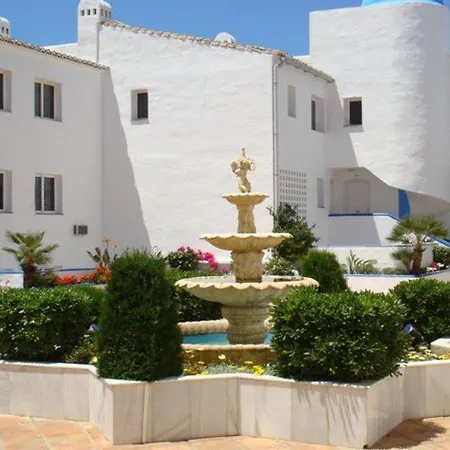 Ona Campanario Apartahotel 3*